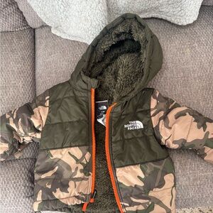 Boys The North face camo jacket